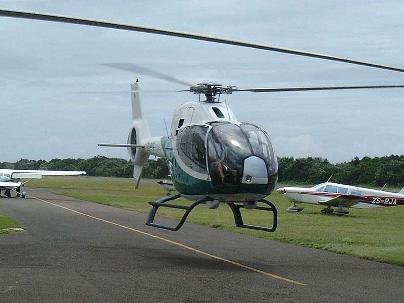 价值400万的直升机在北京二度开展空中巡检